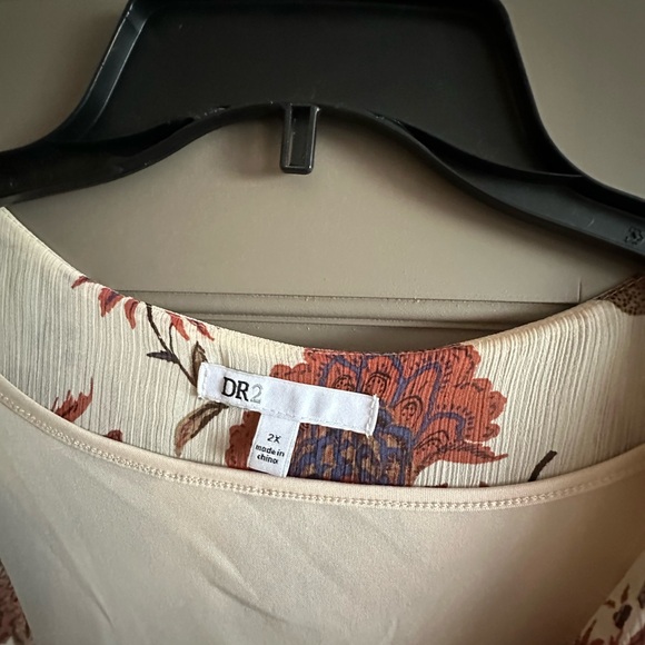 DR2 Cream and Brown Floral Blouse - Picture 2 of 3